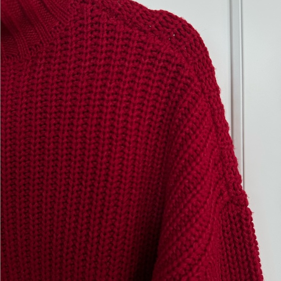 5/$50 🌷🌼🌿 GARAGE Chunky Knit Turtleneck Sweater Size S - Picture 3 of 3